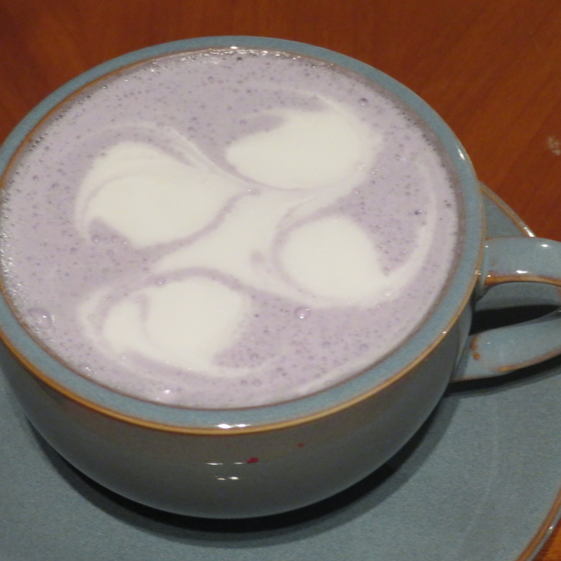 How To Make A Blueberry Latte - Easy Recipe to Try at Home